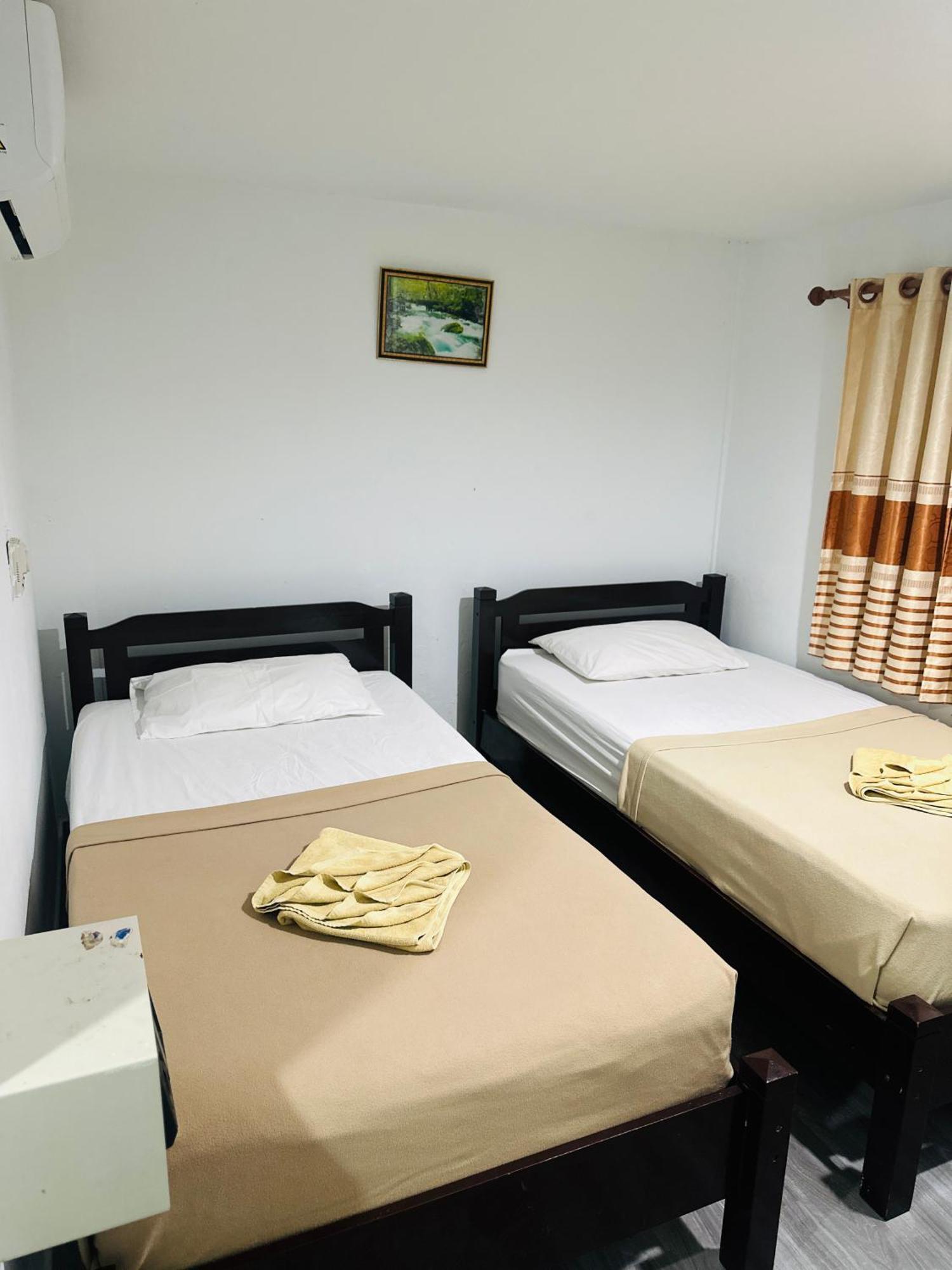 Bang Sit Guest House Phi Phi Islands Exterior photo